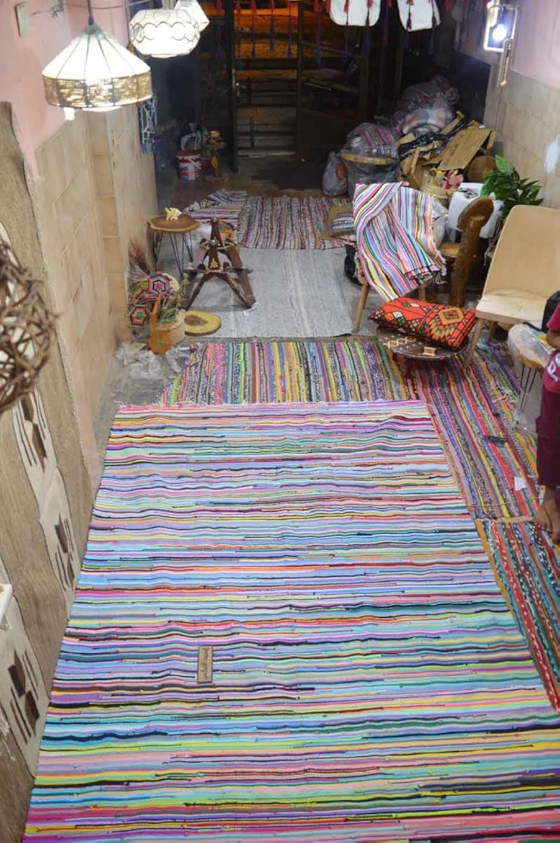 سجادة "ديلايت" من القطن المصري، مقاس 150 × 200 سم، مصنوعة يدوياً 100% من القطن المصري، من إنتاج شركة إنتكس المصرية.