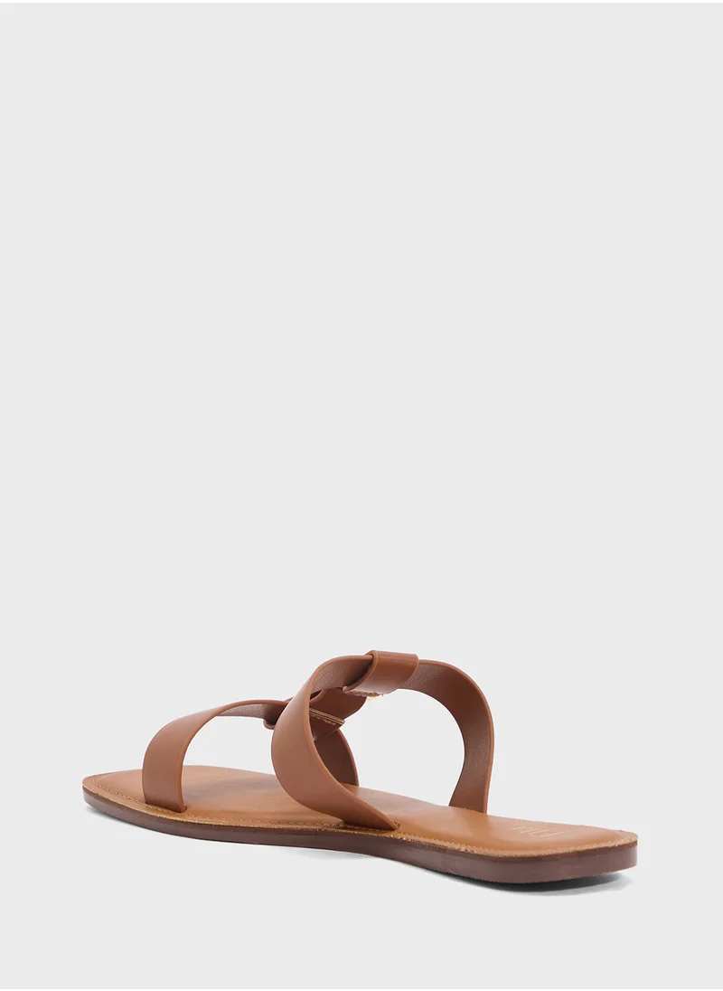 ايلا Flat Sandal With Buckle