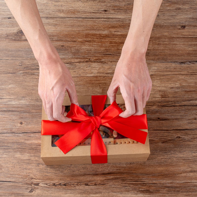 Restaurantware-Gift Tek 10 Yards x 1.5 Inch Satin Ribbon, 10 Single Faced Fabric Ribbon - Wide, Vibrant, Red Polyester Ribbons, Solid Colored, For Gift Wrapping, Crafts, Weddings, Parties - Image 5