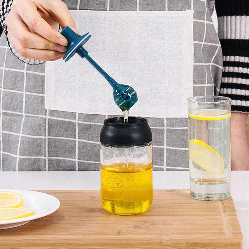 ATHA زجاجة موزع العسل ATHA مع ملعقة غمس، حاوية تخزين العسل الزجاجية، جرة زيت العسل المطبخ مع زجاجة توابل بالملعقة (1 قطعة، 250 مل، متعددة الألوان) - Image 4