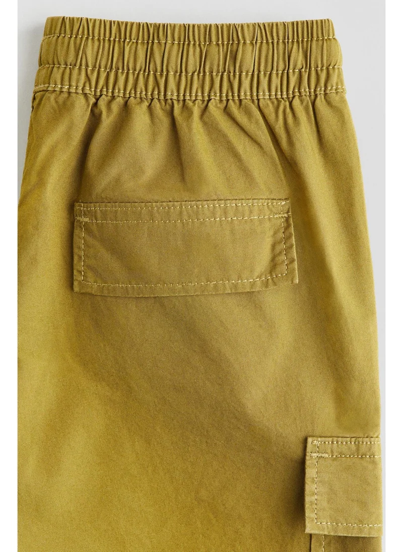 اتش اند ام Cotton poplin cargo shorts