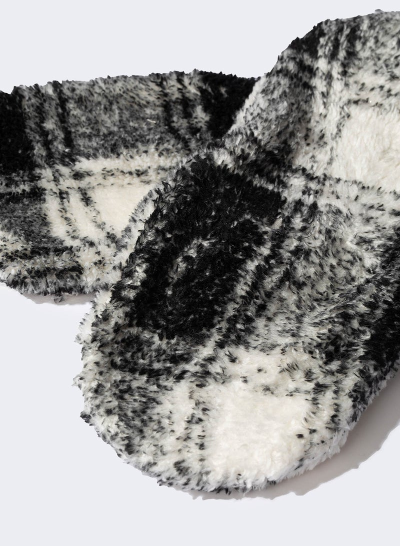 DeFacto Flat Sole Plush Slippers  - Image 3