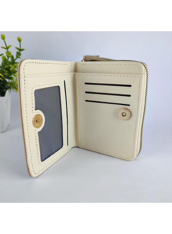 Luxury Women’s Leather Wallet with Soft Texture and Inner Compartments for Organizing Your Essentials - Image 5