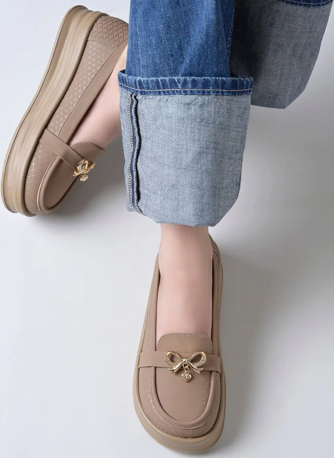 Shoetopia Shoetopia Women Textured Loafers with Bow Ornamentation