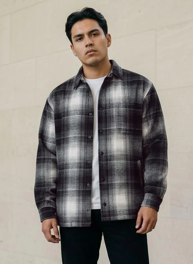 سبلاش فيڤ Men Regular Fit Flap Pockets Shacket