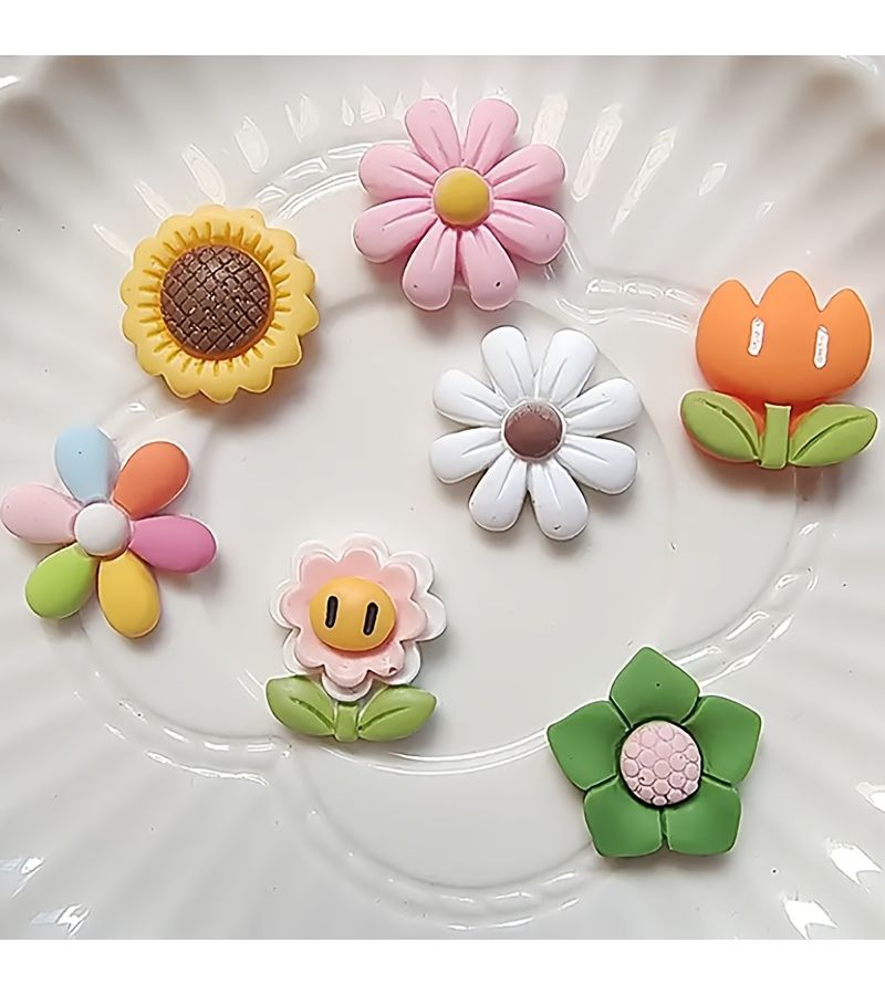 12 Cavity Flower Silicone Cake Decorating Mold For Baking Food Grade Pink - Image 3