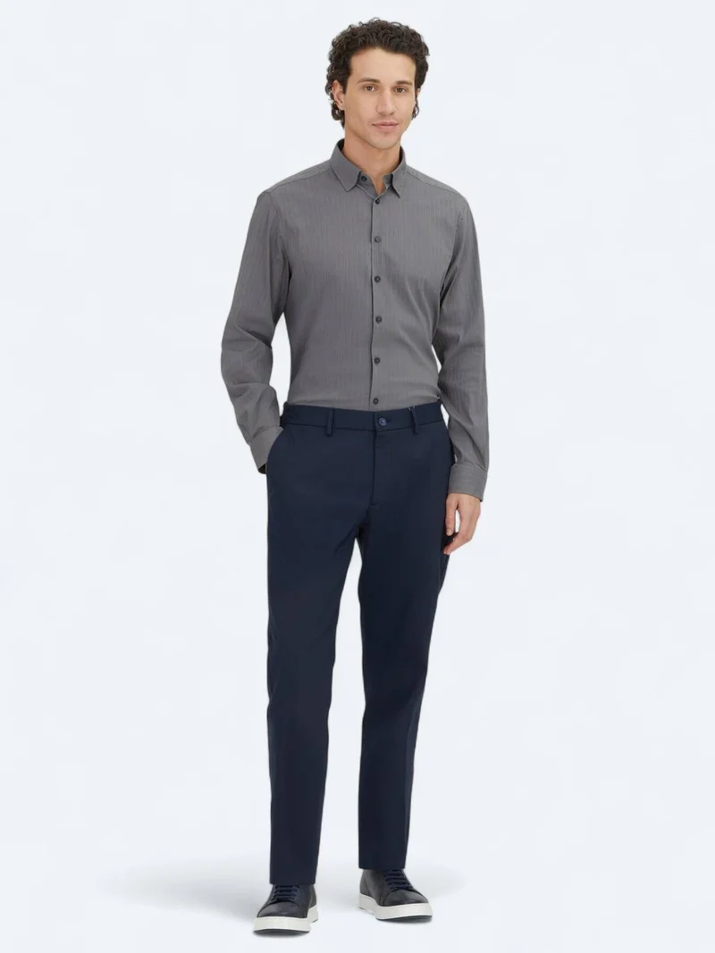 كيب قميص رياضي طويل مخطط بلون الفحم الصلب، بقصة عادية، مصنوع من مزيج القطن.