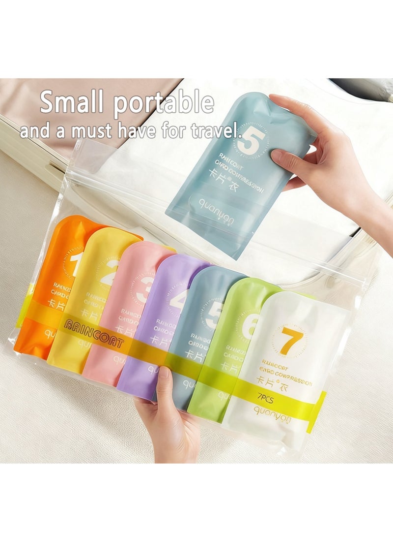 يالونج ٧ قطع من معاطف المطر الشفافة للبالغين، للجنسين، مصنوعة من مادة البولي فينيل كلوريد للاستخدام مرة واحدة، قابلة للحمل والضغط، مزودة بجيب، مع غطاء رأس، ملفوفة بشكل فردي، مناسبة للتخييم والسفر في الهواء الطلق - متعددة الألوان. - Image 3