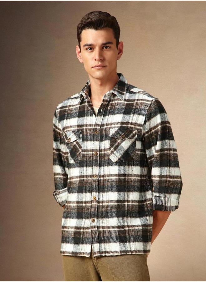 Dennis Lingo Plaid Flannel Long Sleeves Shirt by Styli  - Image 3