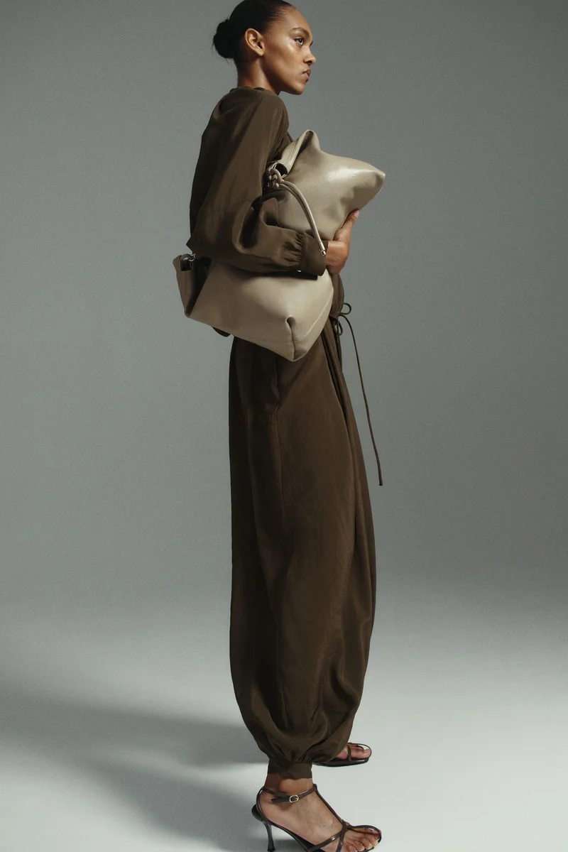 اتش اند ام بنطلون من المودال بقصّة بالون