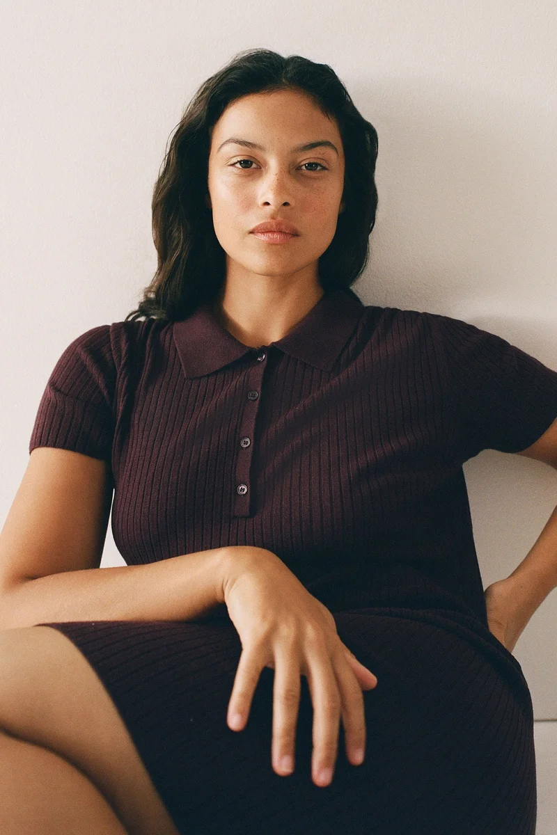 اتش اند ام فستان بياقة محبوك بتصميم مرن