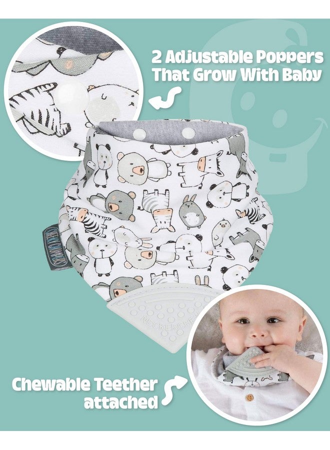 تشيكي تشومبرز مريلة Cheeky Chompers 2 في 1 للأطفال مزودة بقضبان سيليكون ناعمة، بتصميم باندانا قابل للعكس، تصميم غمازات مبتكر يُهدئ اللثة، امتصاص ثلاثي الطبقات (مريلة مضغ على الرقبة من Panda Pals) - Image 1