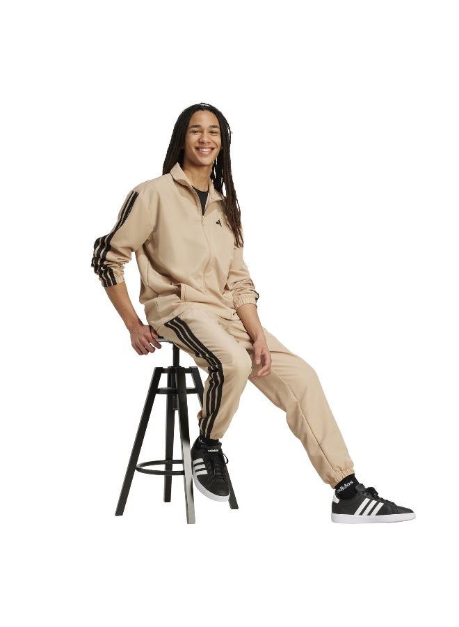 ملابس رجالية بنية غير رياضية