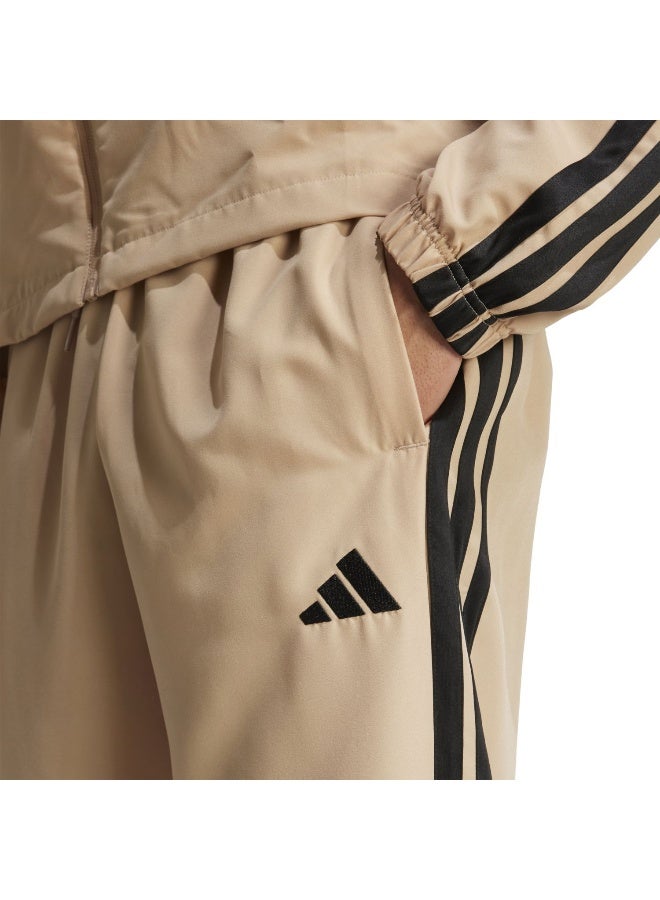 ملابس رجالية بنية غير رياضية