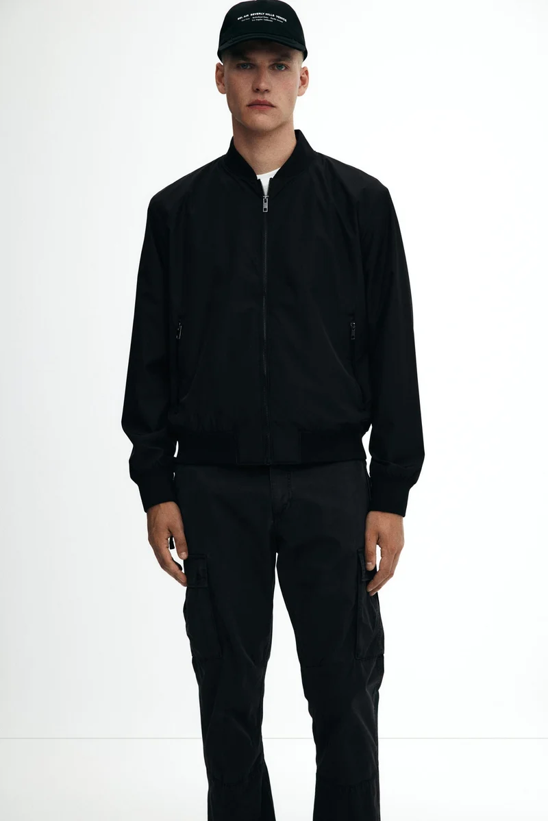 اتش اند ام بنطلون كارغو بقصّة عادية