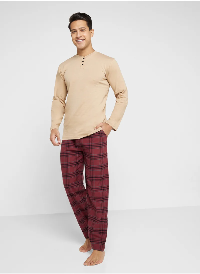 سفنتي فايف Nightwear T-Shirt & Pants Sets