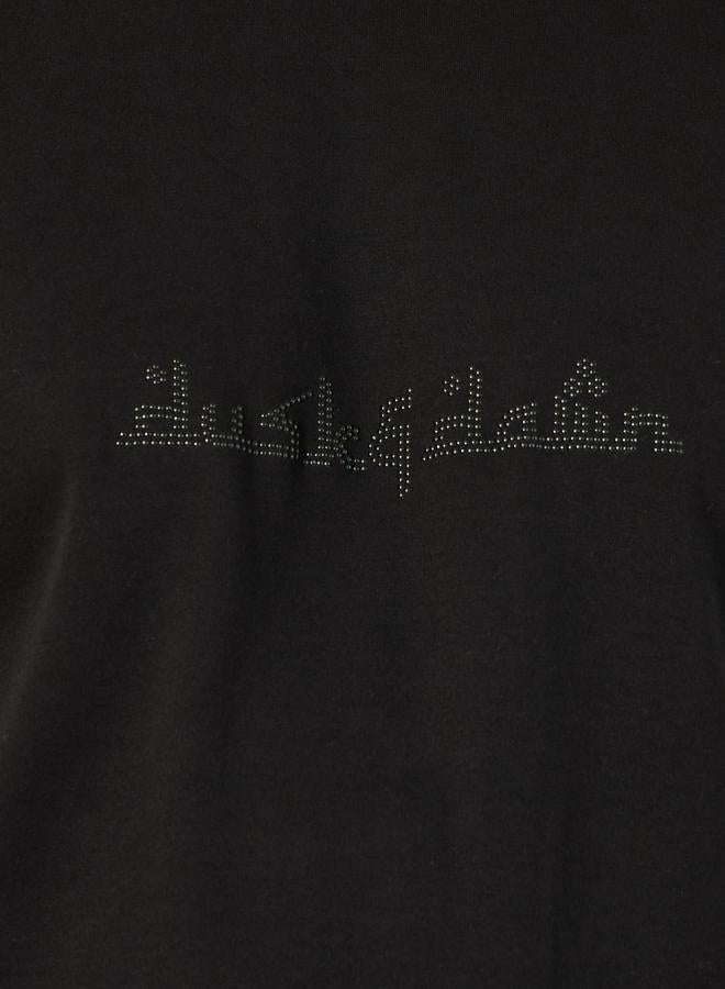 ستايلي تيشيرت قصير الأكمام بياقة دائرية مزين بالمسامير - Image 3