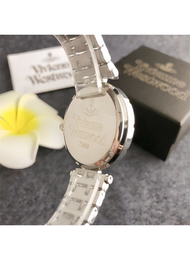 فيفيان ويستوود Minimalist Beauty: A Watch That Complements Every Outfit - Image 4