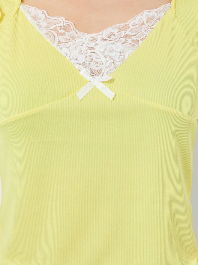 Styli Yellow Lace Detail Cami and Floral Pyjama Set - Image 3