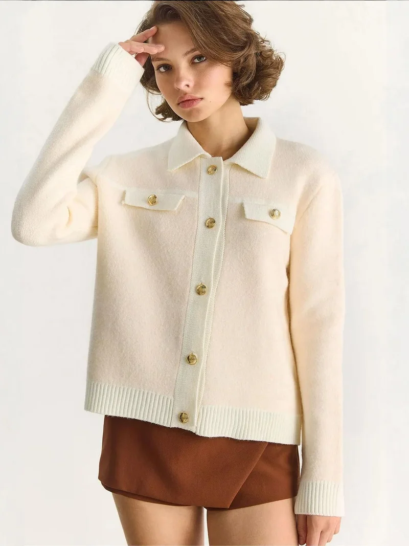 بيانكو لوتشي كارديجان محبوك مضلع  بأزرار