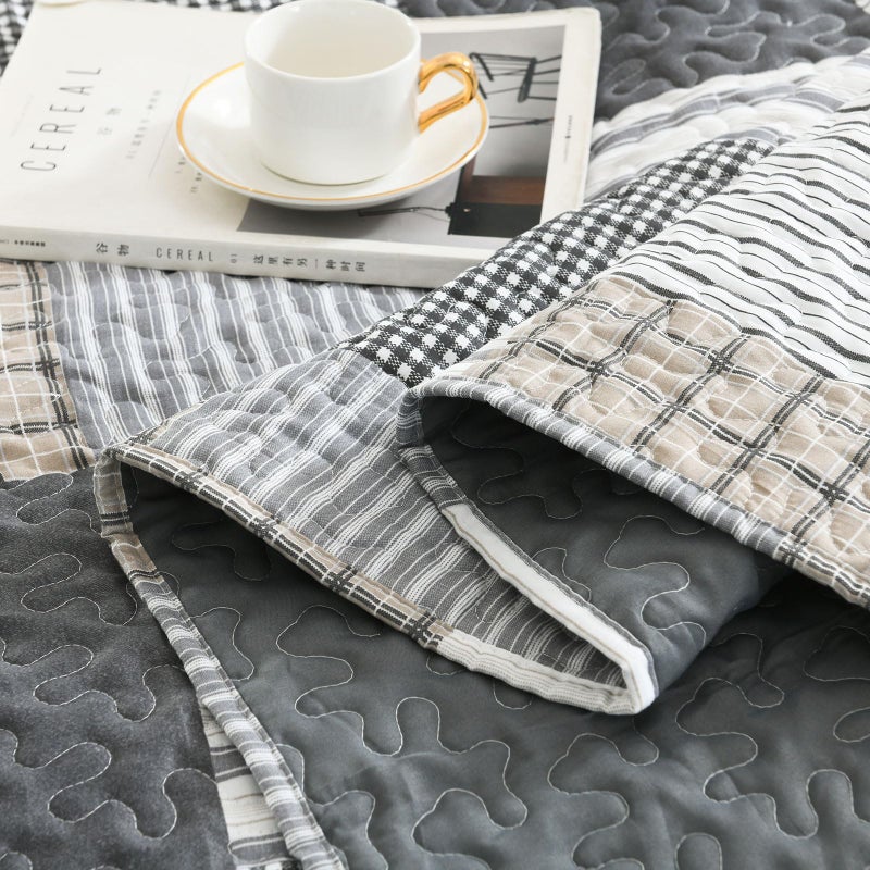 Boryard 3-Piece Queen Quilt Set, Lightweight Soft Full Size Quilt Gray Patchwork Farmhouse Bedspread Coverlet 90x90 inches Spring Bedding Set with 2 Pillow Shams, Grey Plaid Print - Image 4