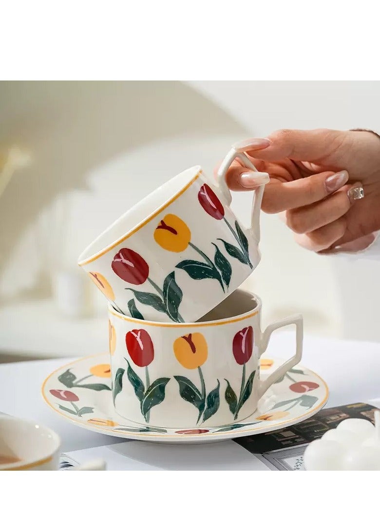 ميكسد مجموعة أكواب القهوة مع الصحن بتصميم زهور التوليب الكلاسيكي، مصنوعة يدويًا بسعة 220 مل، أكواب شاي بأسلوب بريطاني، أكواب ماء عصرية من البورسلين للمكتب والمنزل، علبة هدايا ليوم Mother's Day أو . - Image 5