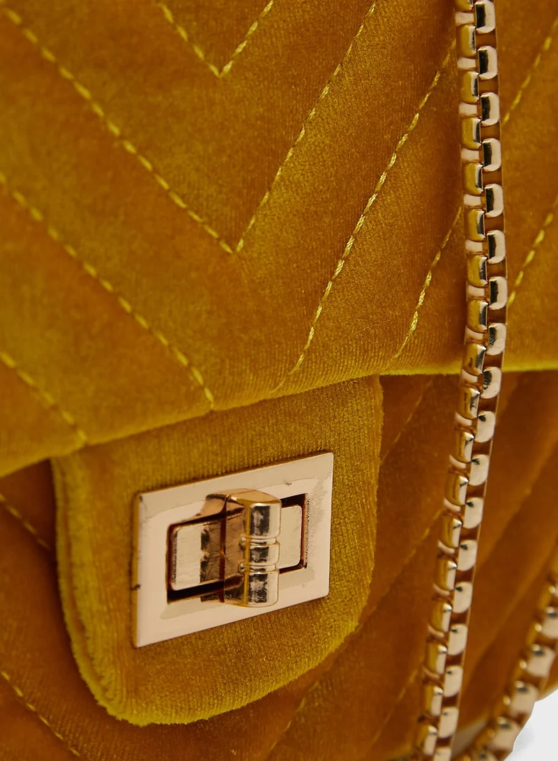 Ginger Velvert Quilted Handbag With Chain Strap
