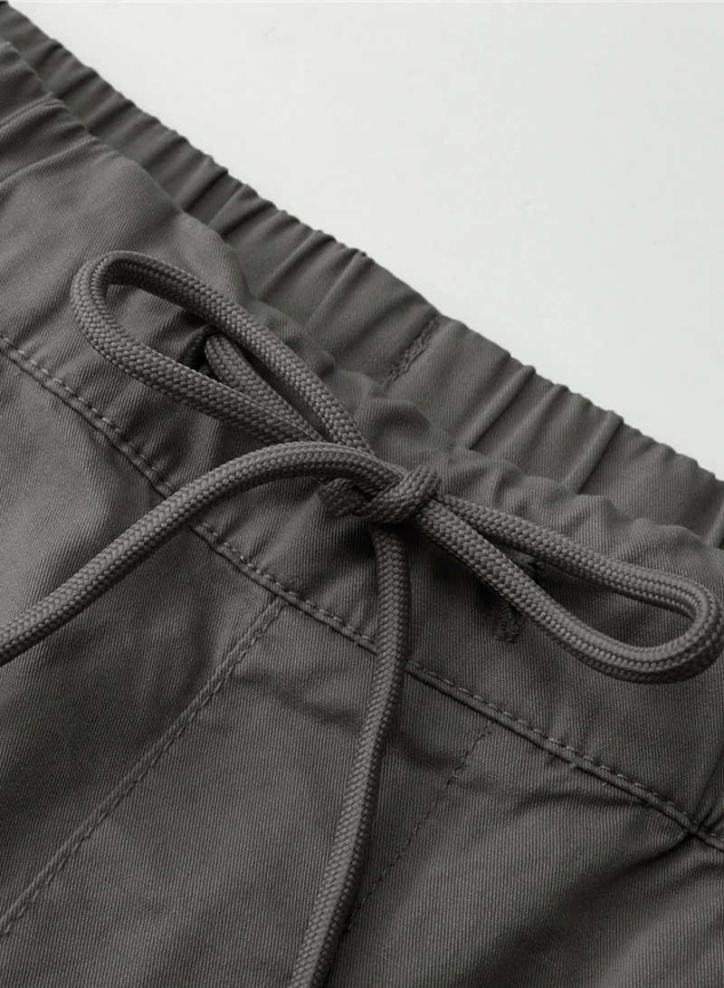 GIORDANO  Men’s Relaxed Twill Mid‑Rise Shorts with Elastic Waist for Men | Best Price UAE