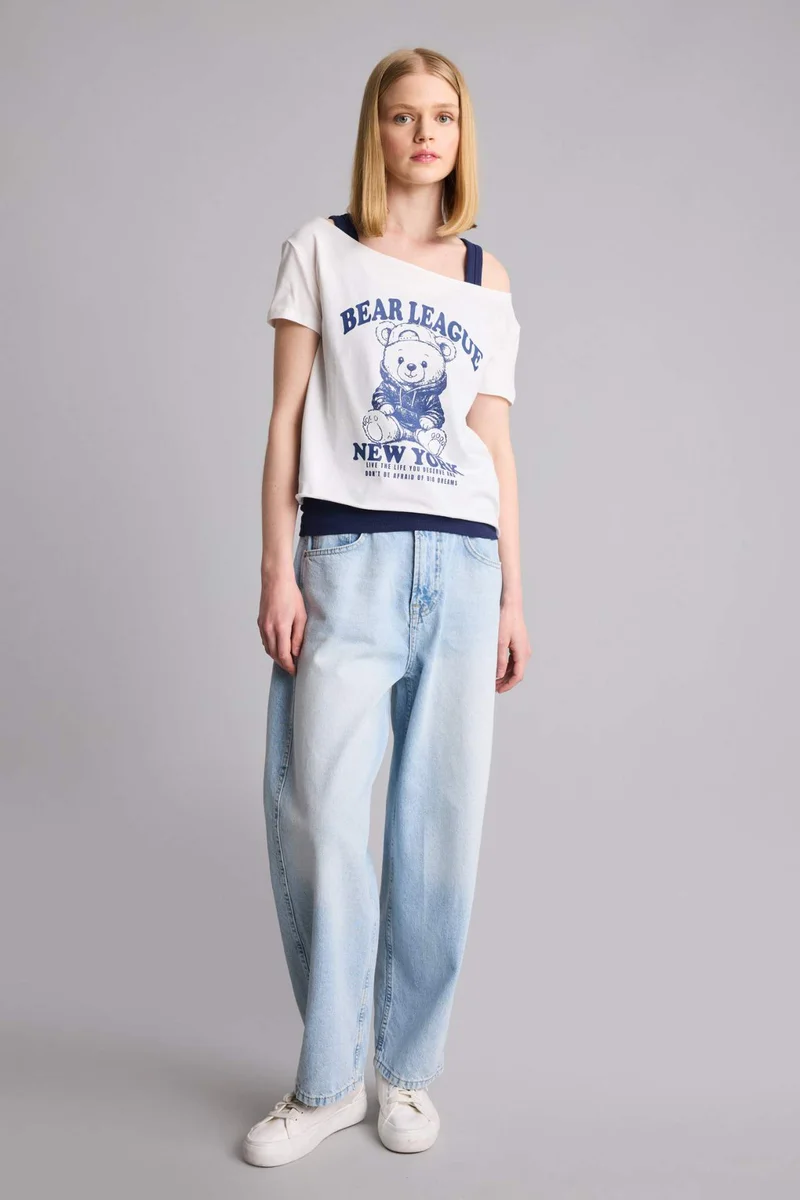 ديفاكتو Boxy Fit Boat Collar Printed Short Sleeve T-Shirt