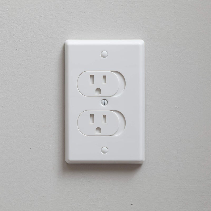 Qdos Safety Universal SelfClosing Outlet Cover White Oversized Wall Plate Covers Imperfections in Drywall cutouts Closes Instantly when Plug is Removed Fits Standard Decora Outlets 3 pack