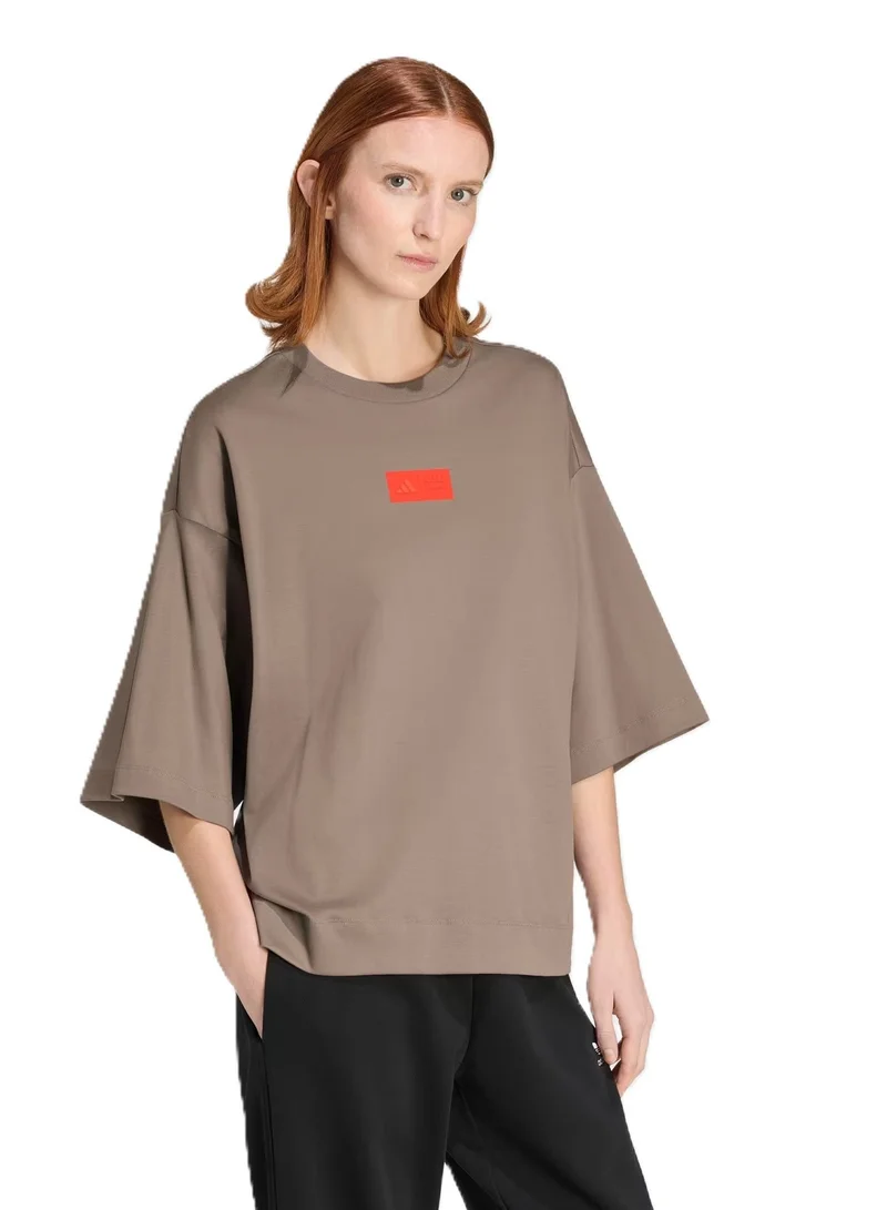 اديداس تيشيرت فريق أودي فورمولا  برسومات مرتفعة