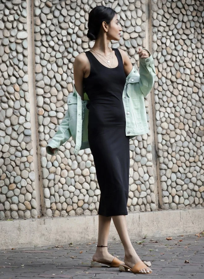 SASSAFRAS Black Solid Bodycon Dress for Women
