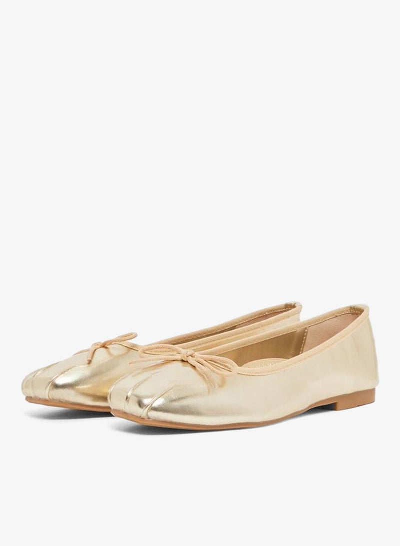 Styli Gold Bow Detail Flat Ballerinas - Image 2