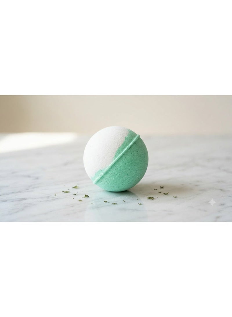 These colorful bath bombs for kids create a rich, soft lather that's gentle on the skin. Each bomb contains a hidden surprise (a small toy) that makes bath time more fun for children. The product is safe for external use (one bomb). - Image 4