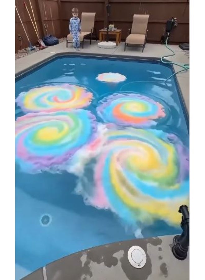 These colorful bath bombs for kids create a rich, soft lather that's gentle on the skin. Each bomb contains a hidden surprise (a small toy) that makes bath time more fun for children. The product is safe for external use (one bomb). - Image 5