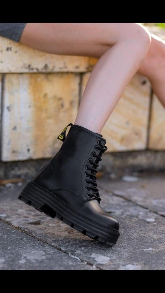 Modatalika Women's Zipper Boots  - Image 1