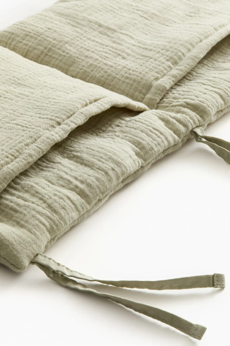 H&M Wall-hanging muslin storage