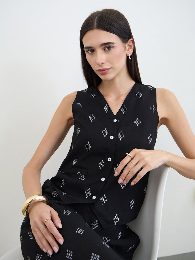 Styli Black Sleeveless Printed Waistcoat - Image 1