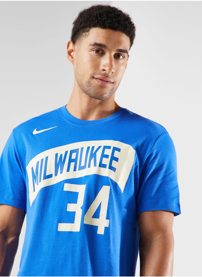 Nike - Milwaukee Bucks Essential T-Shirt - Image 1