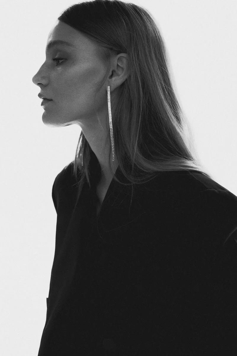 اتش اند ام حلق مرصع بأحجار الرايون