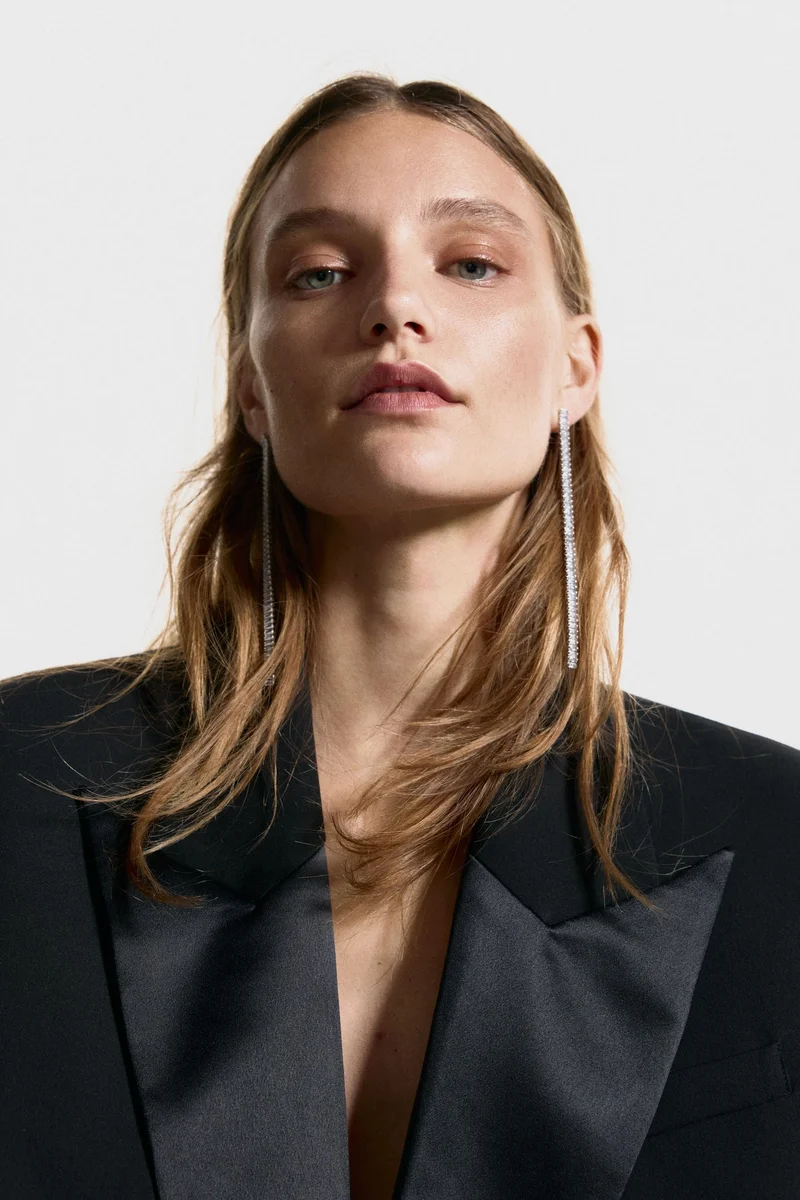 اتش اند ام حلق مرصع بأحجار الرايون