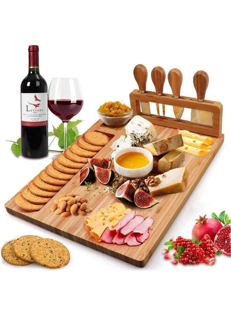 دونيكارت طقم لوح تقديم الجبن من الخيزران | 4 سكاكين جبن من الفولاذ المقاوم للصدأ | لوح شاركوتيري وتقديم طبيعي للجبن واللحوم والمقرمشات | هدية مثالية للحفلات وحفلات الزفاف والاستقبال المنزلي | 14 × 11 بوصة - Image 1
