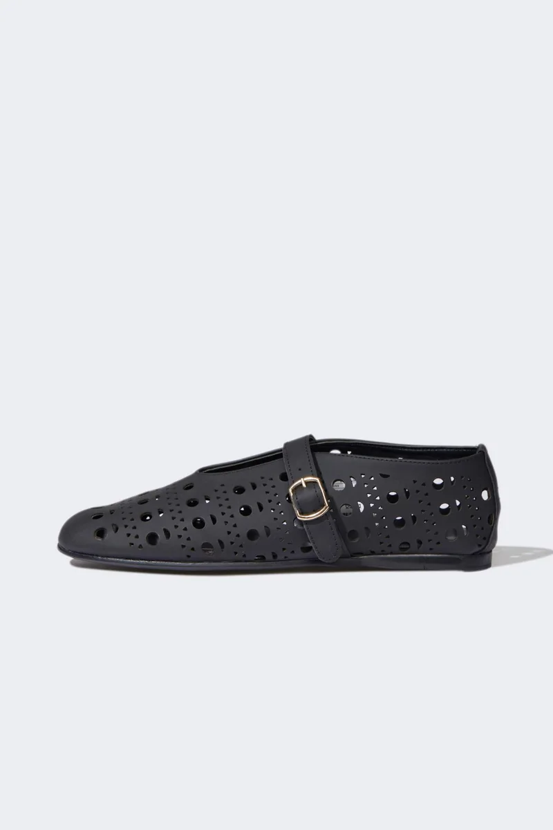 ديفاكتو Woman Single Strap Ballerina Flat Shoes