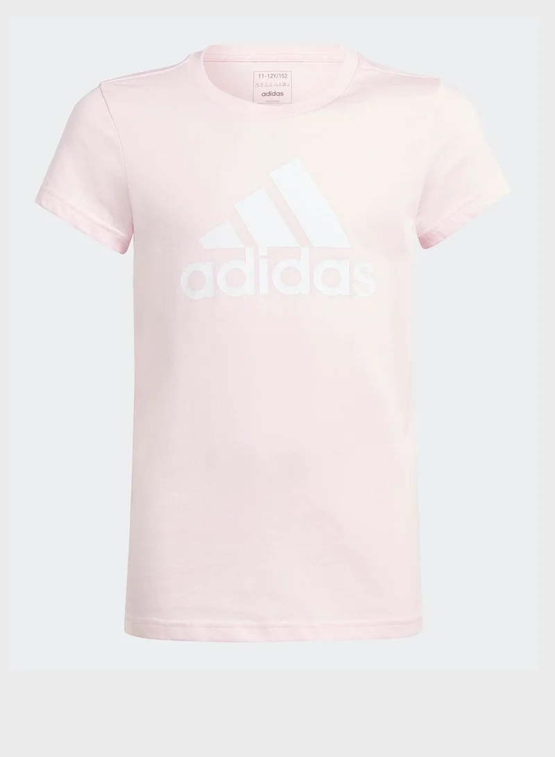 adidas تيشيرت بطبعة شعار الماركة