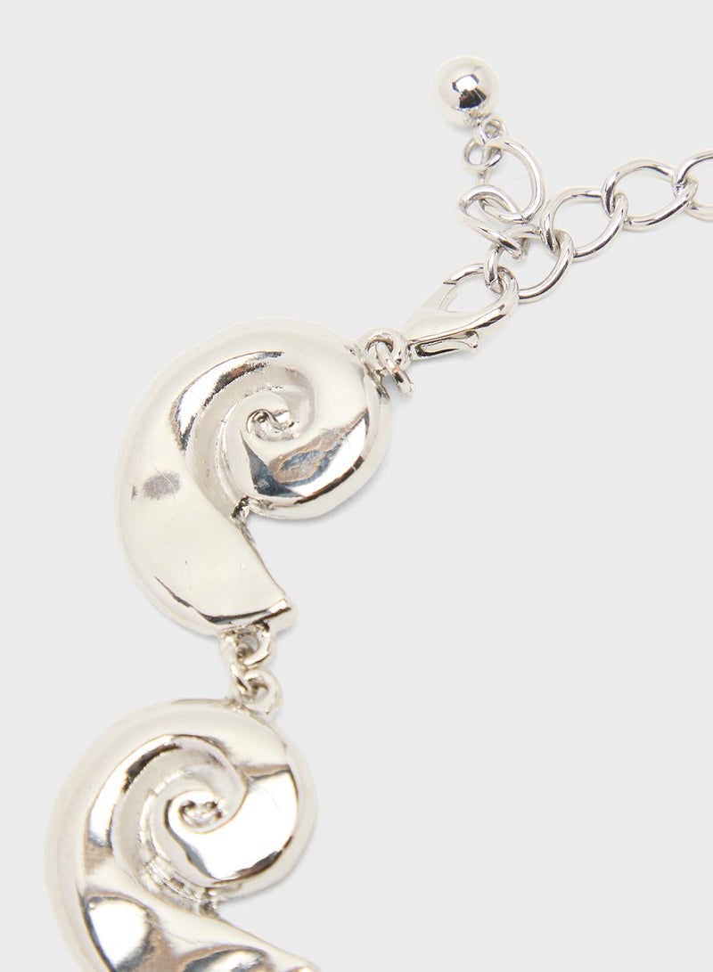 جينجر عقد تشوكر لؤلؤ بزهرة - Image 3