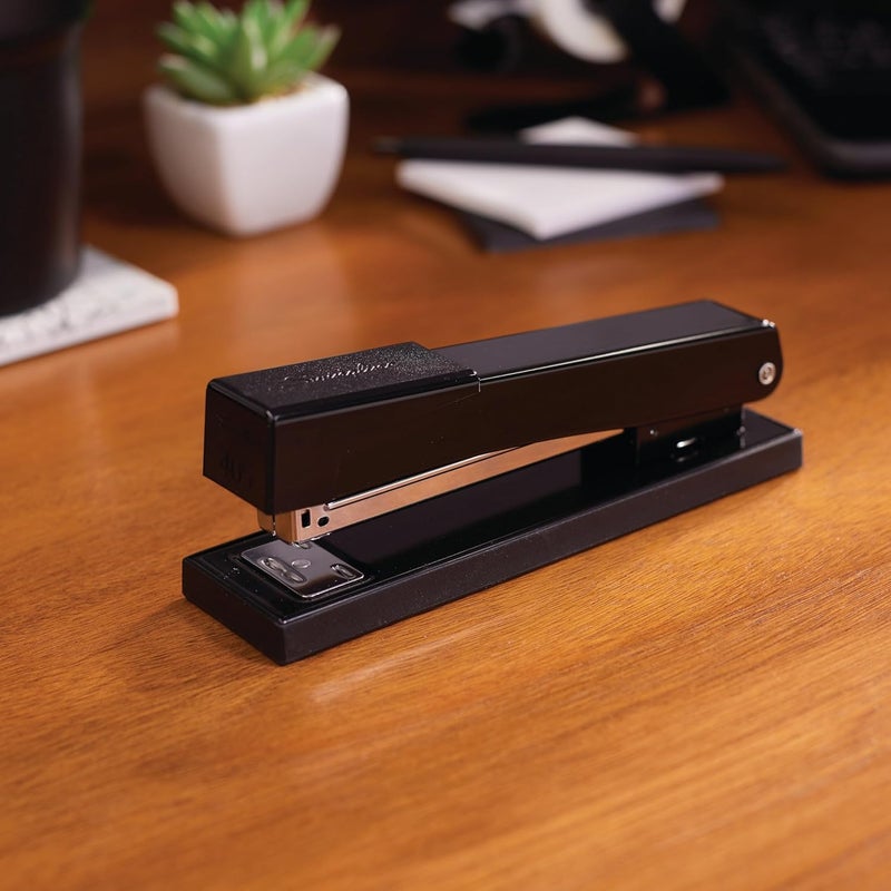 Swingline 405 Light Duty Desktop Stapler, 20 Sheet Capacity, Black - Image 2