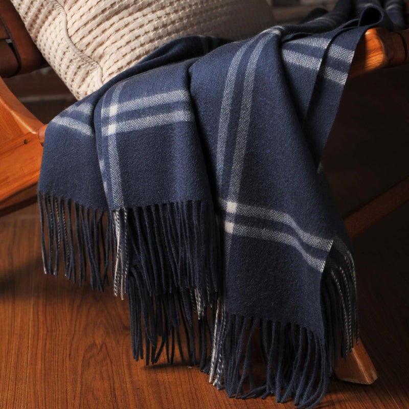 CUDDLE DREAMS بطانية كودل دريمز الفاخرة من الكشمير مع حواف، ناعمة بشكل فاخر (مربعات زرقاء) - Image 4