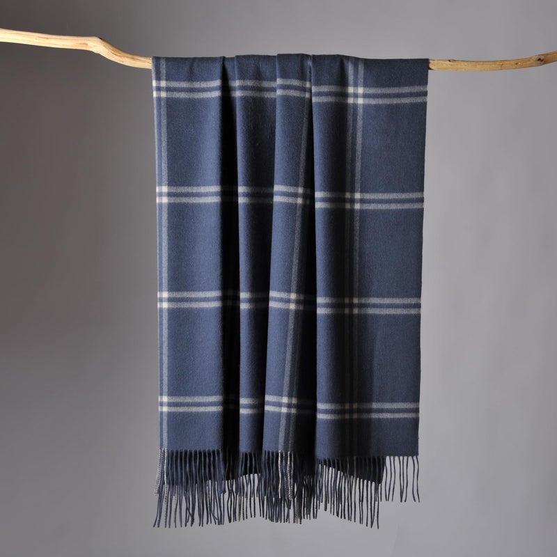 CUDDLE DREAMS بطانية كودل دريمز الفاخرة من الكشمير مع حواف، ناعمة بشكل فاخر (مربعات زرقاء) - Image 1