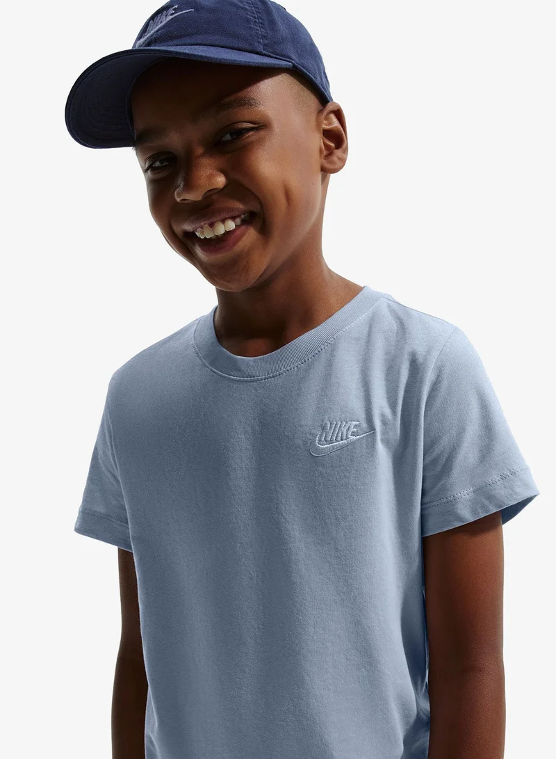 Nike Youth Nsw Embroidered Futura T-Shirt