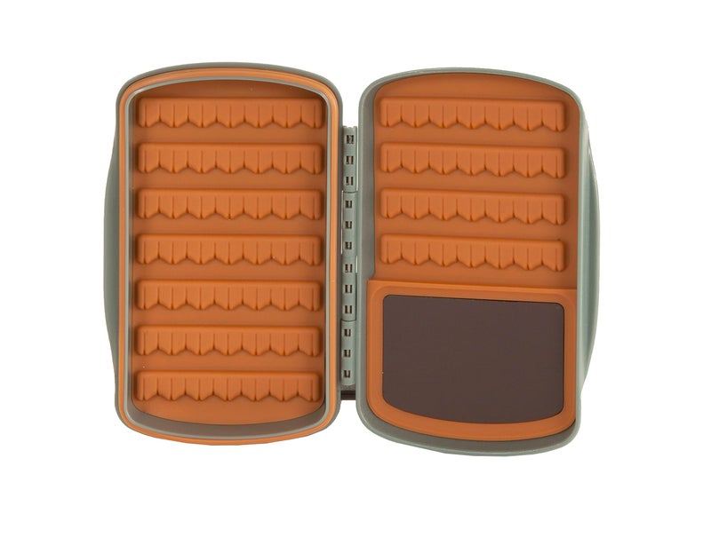fishpond Tacky Pescador Fly Box - Small - MagPad - Smoke Grey | Fly Boxes for Fly Fishing | Waterproof Silicone Slit - Image 2